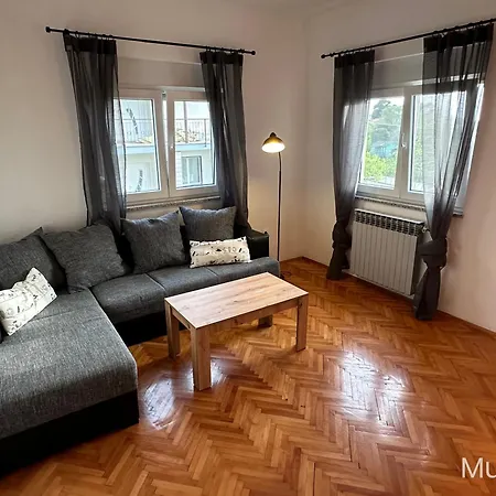 Apartment Vala *